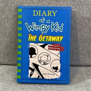Diary of a Wimpy Kid The Getaway Book 12 Kids Blue Hardcover Amulet Books EUC